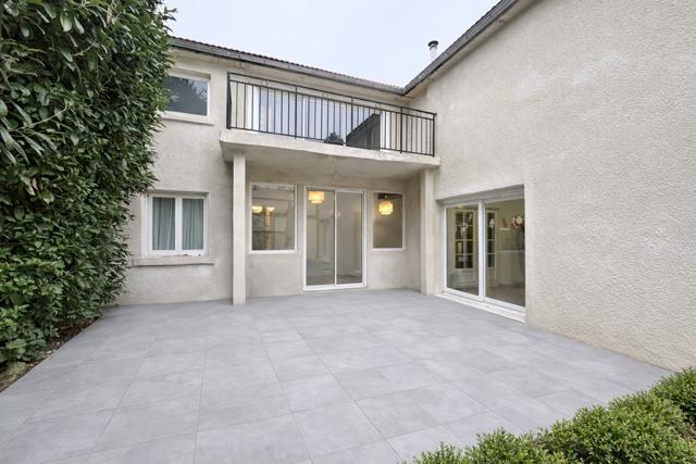 Maison - 214 m² - 7 pièces