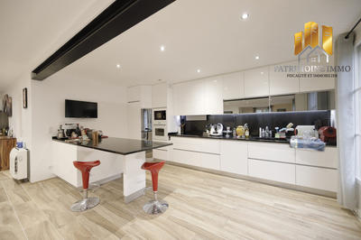 Maison contemporaine - 213 m² - 9 pièces