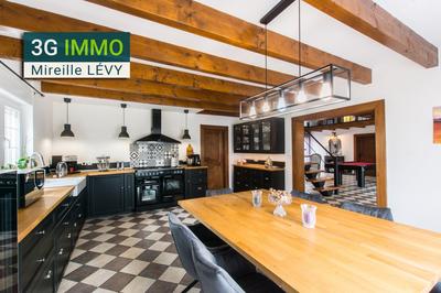 Maison - 199 m² - 5 pièces
