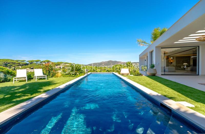 Villa - 395 m² - 9 pièces