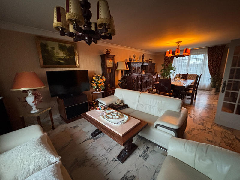 Maison - 285 m² - 11 pièces