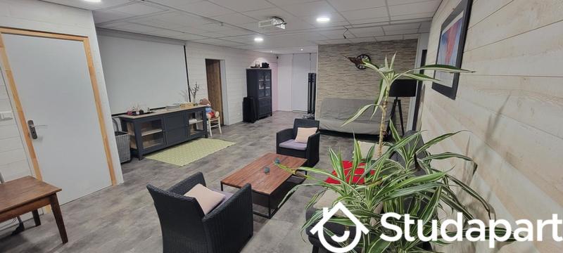 Chambre - 14 m² - 1 pièce