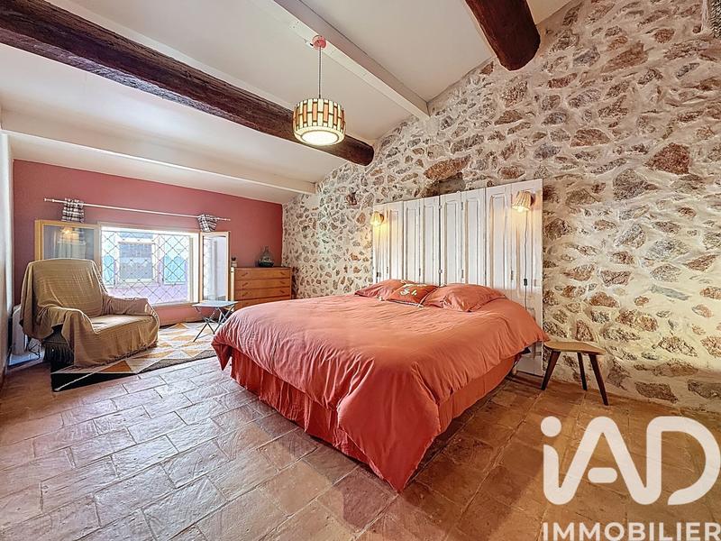 Maison - 225 m² - 9 pièces