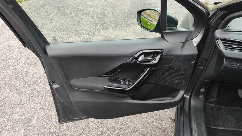 Peugeot 208 1.2 PureTech 82 Active - Automatique