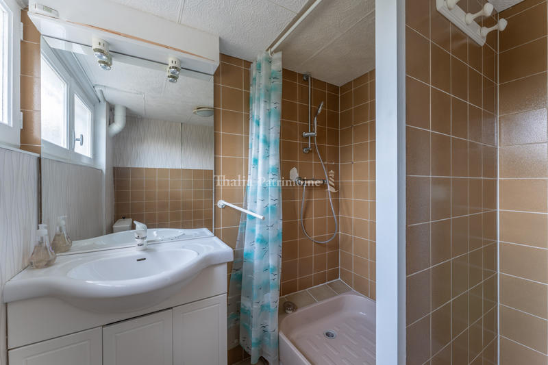 Maison - 220 m² - 7 pièces