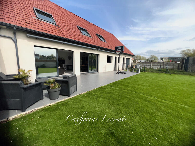 Maison - 199 m² - 9 pièces