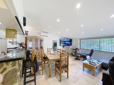 Maison - 200 m² - 7 pièces