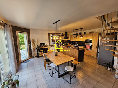 Maison - 137 m² - 5 pièces
