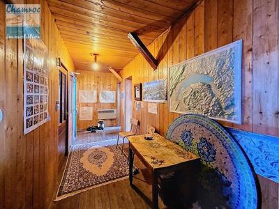 Châlet - 444 m² - 11 pièces