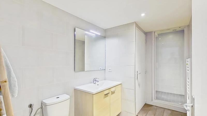 Loft - 95 m² - 3 pièces