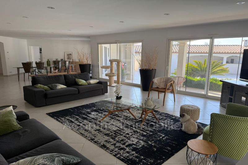 Villa - 203 m² - 6 pièces