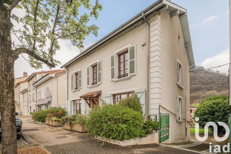 Maison - 214 m² - 6 pièces