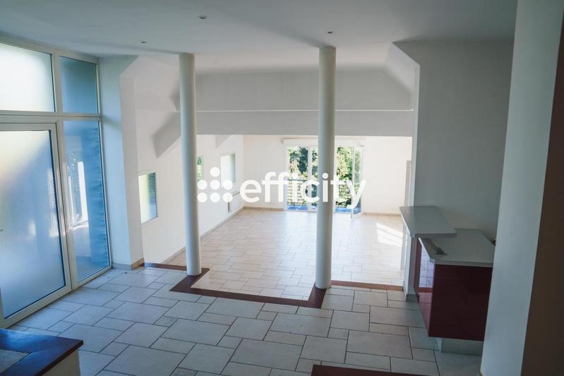 Villa - 180 m² - 7 pièces