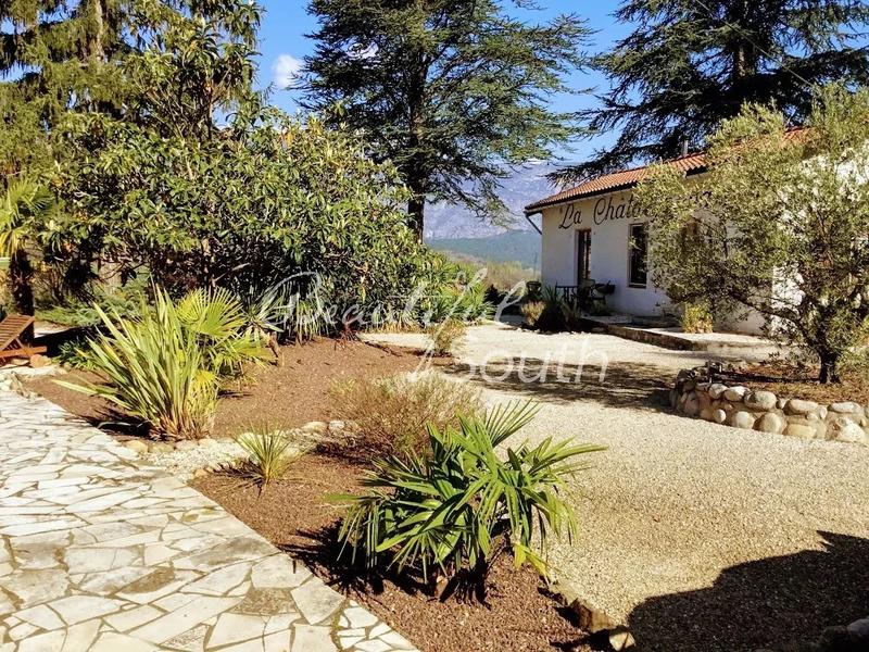 Gîte - 560 m² - 20 pièces