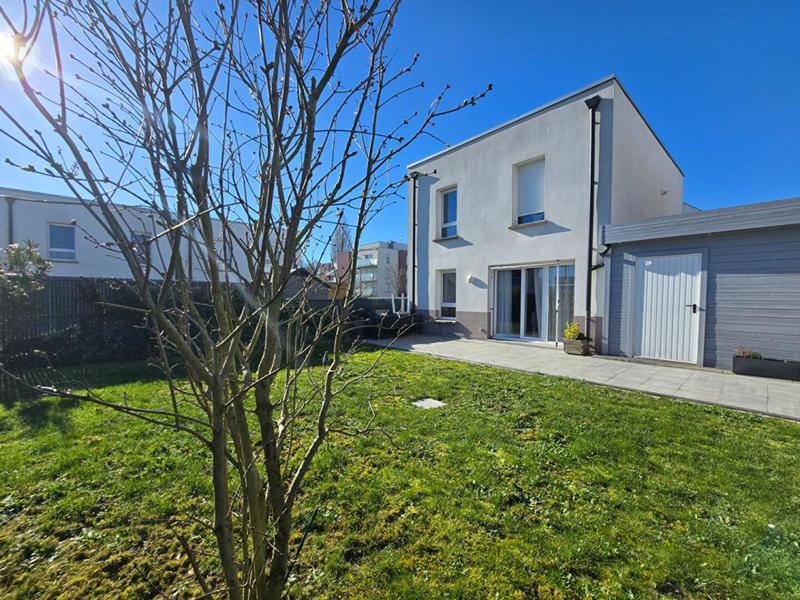Maison - 90 m² - 4 pièces