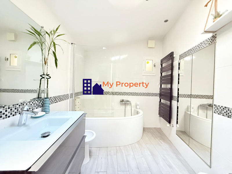 Maison - 98 m² - 6 pièces