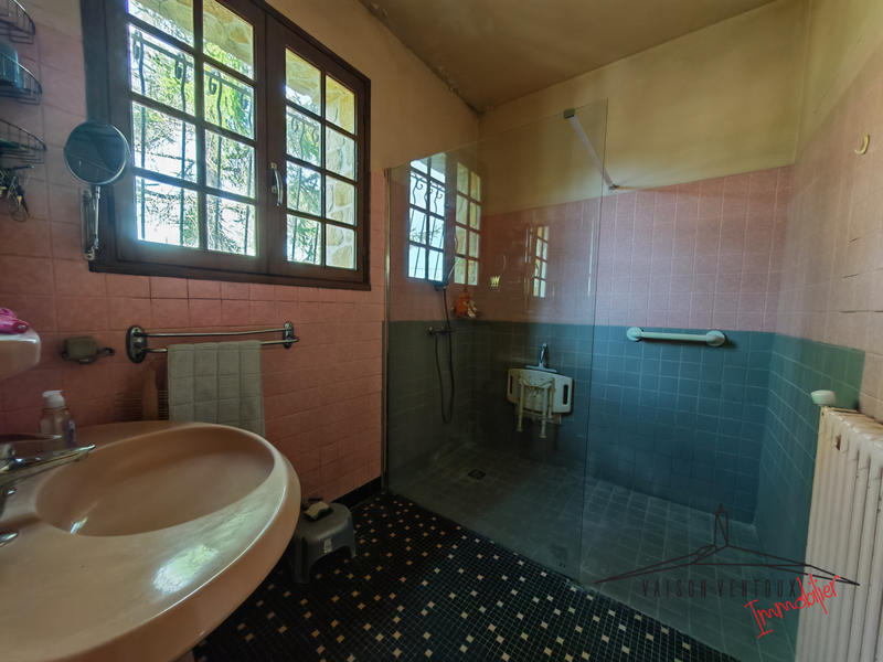 Villa - 235 m² - 9 pièces