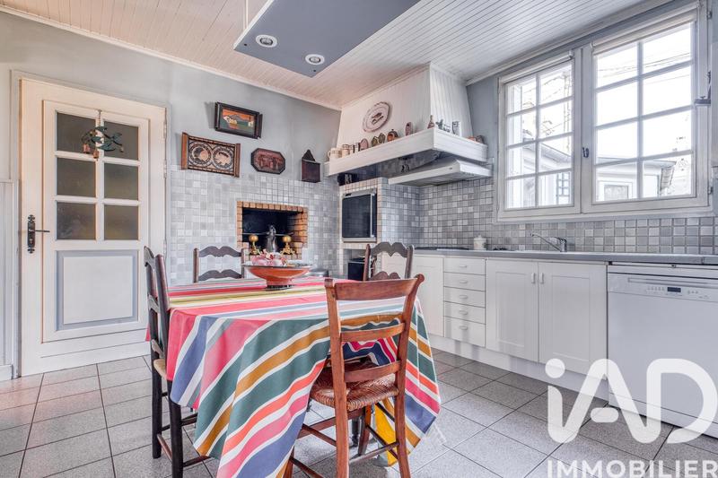 Maison - 186 m² - 8 pièces