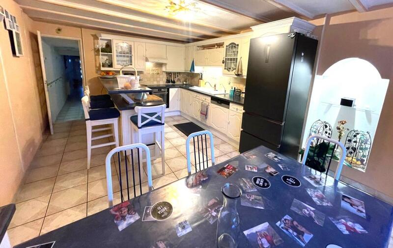 Maison - 174 m² - 6 pièces