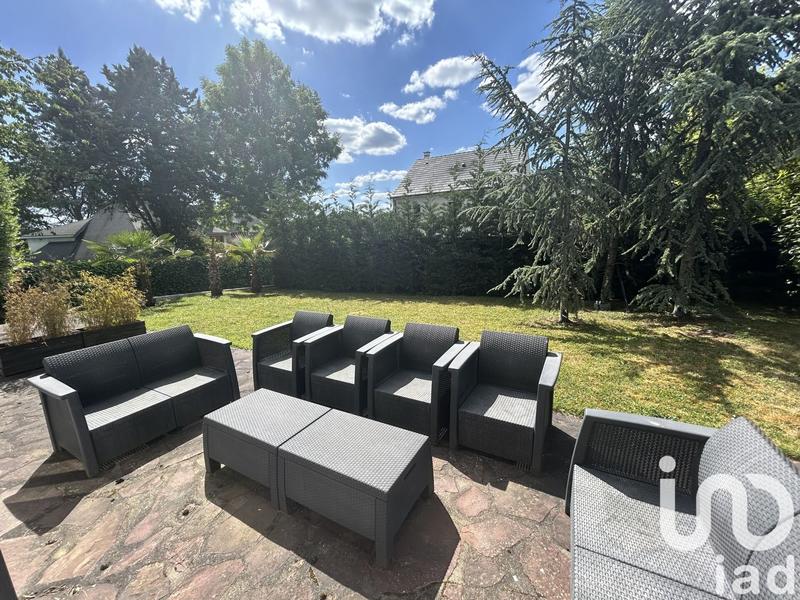 Maison - 250 m² - 8 pièces