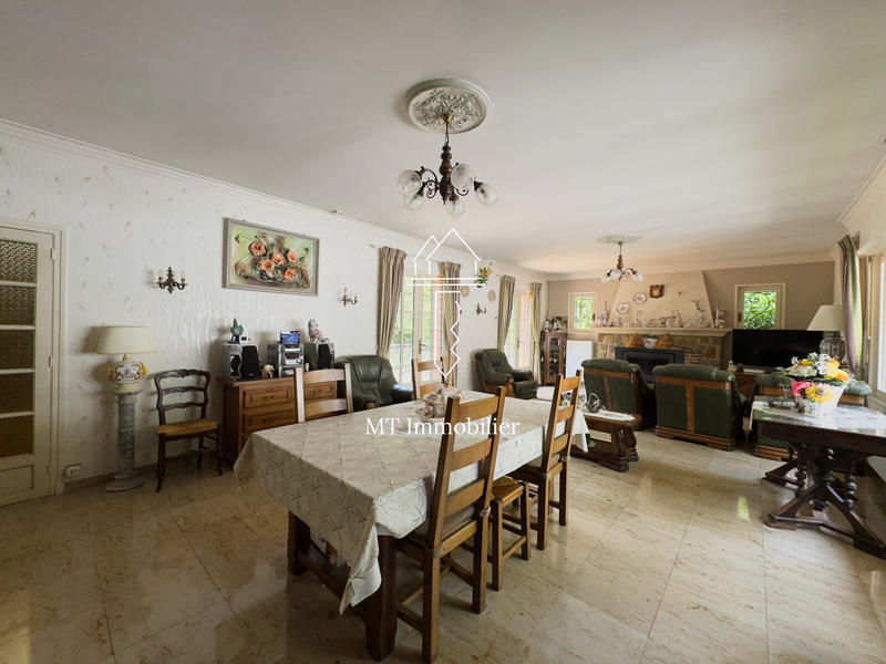 Villa - 223 m² - 6 pièces