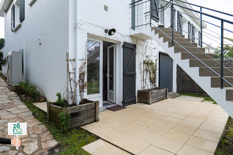 Maison - 204 m² - 8 pièces