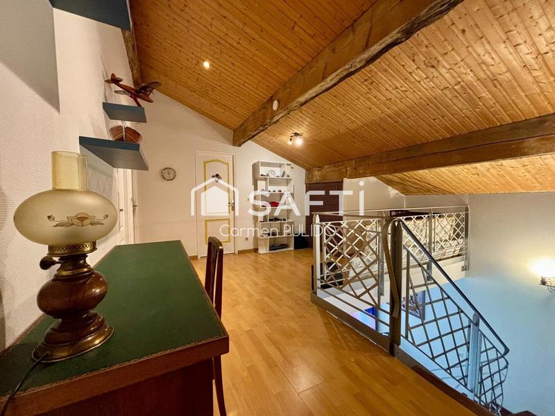 Maison - 200 m² - 6 pièces