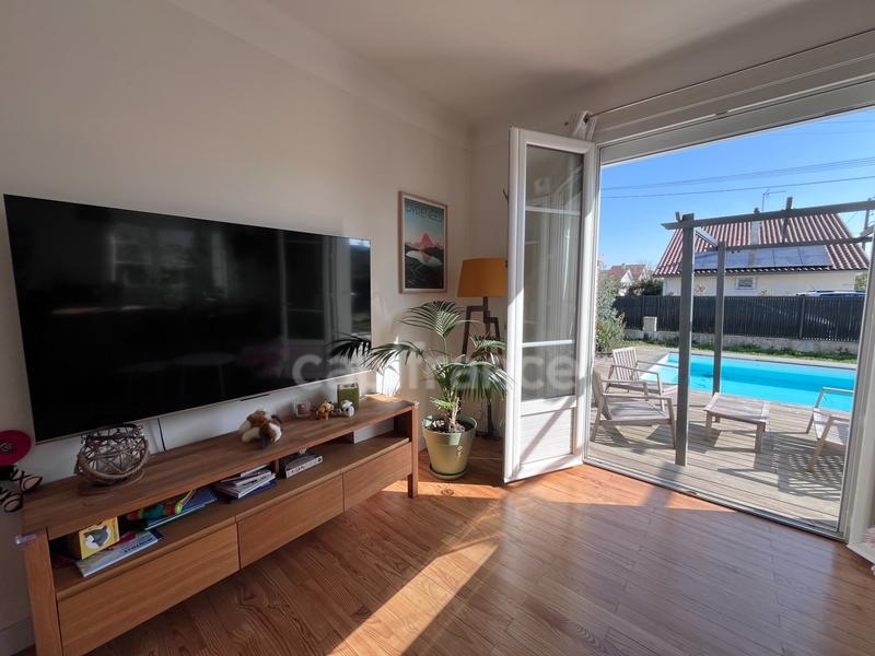 Maison - 135 m² - 6 pièces