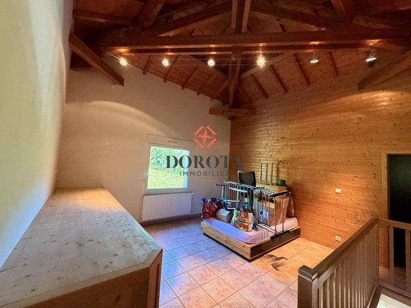 Maison traditionnelle - 162 m² - 5 pièces