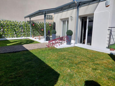 Maison - 102 m² - 5 pièces