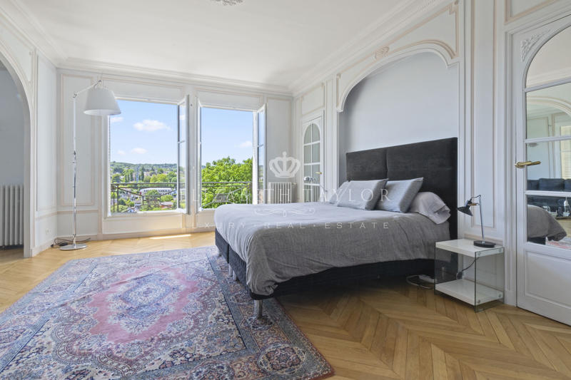 Propriété - 424 m² - 12 pièces