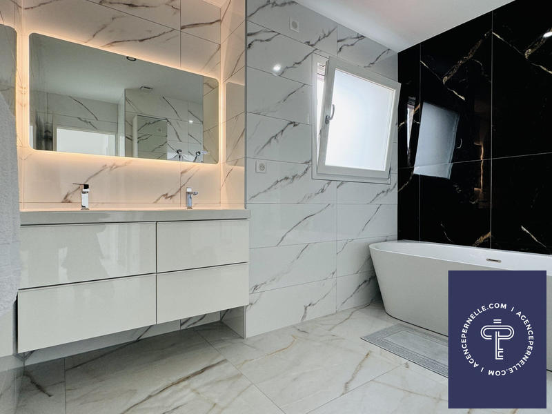 Maison - 99 m² - 4 pièces