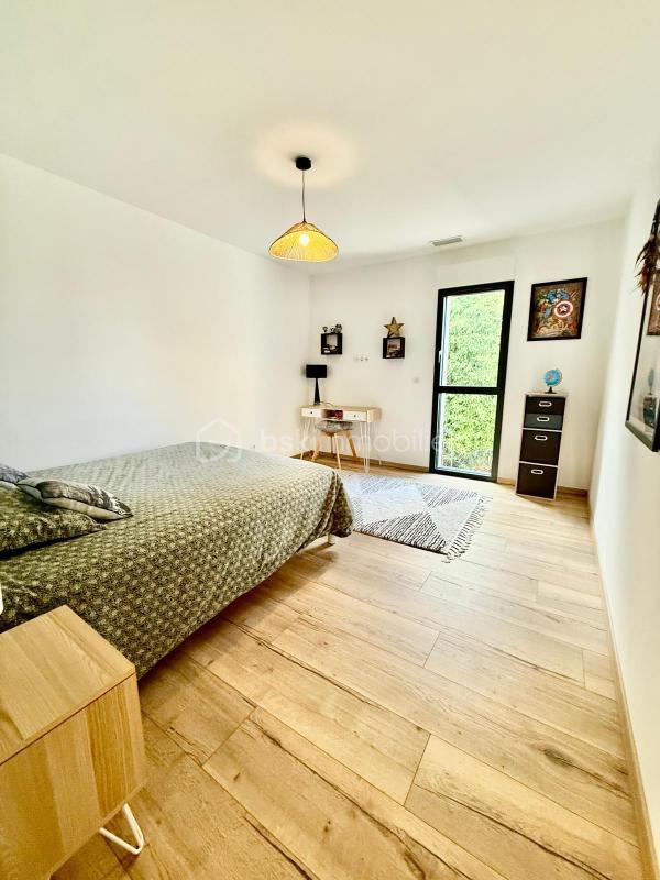 Propriété - 293 m² - 6 pièces