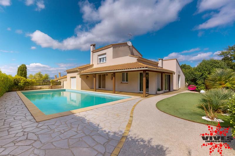 Maison - 220 m² - 5 pièces