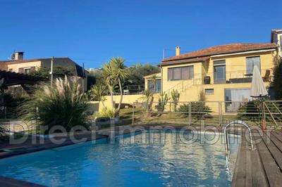 Maison - 250 m² - 7 pièces