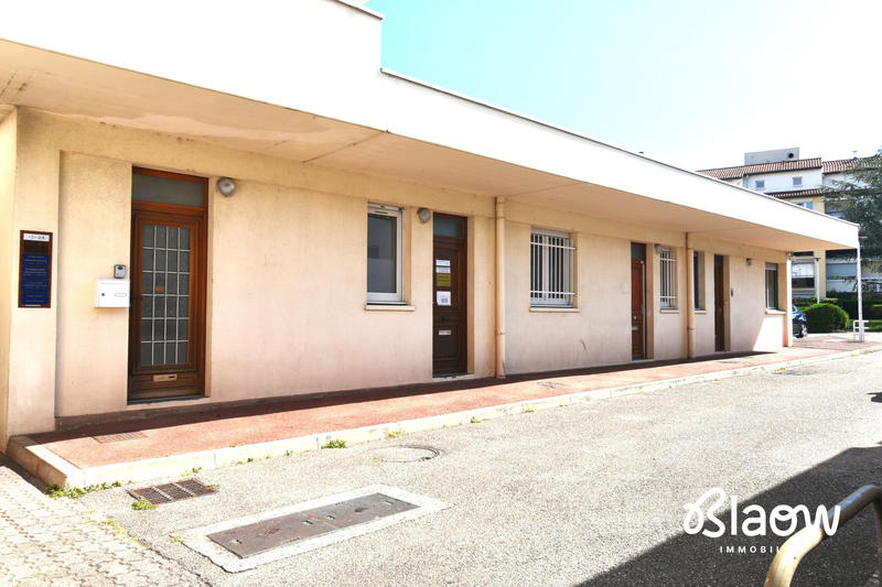 Bureau - 100 m² - 2 pièces