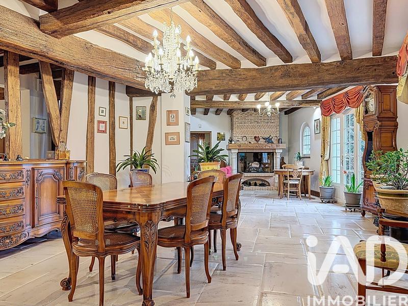 Maison - 290 m² - 8 pièces