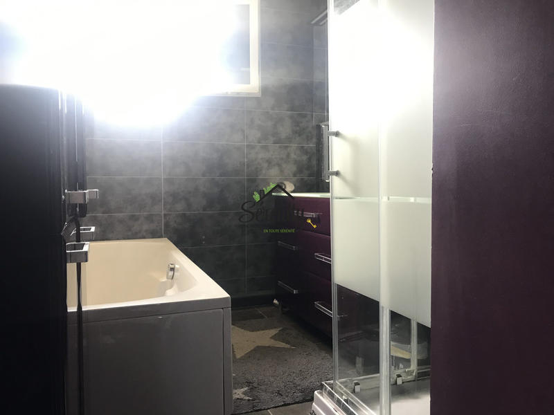 Maison - 90 m² - 5 pièces