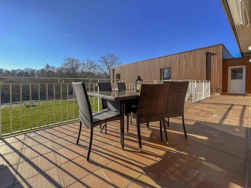 Maison traditionnelle - 363 m² - 10 pièces