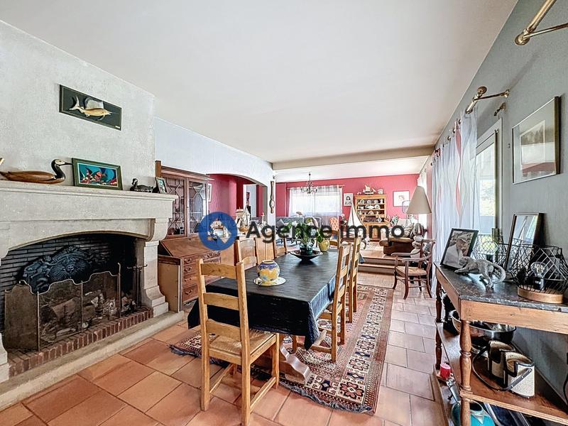 Maison traditionnelle - 278 m² - 8 pièces