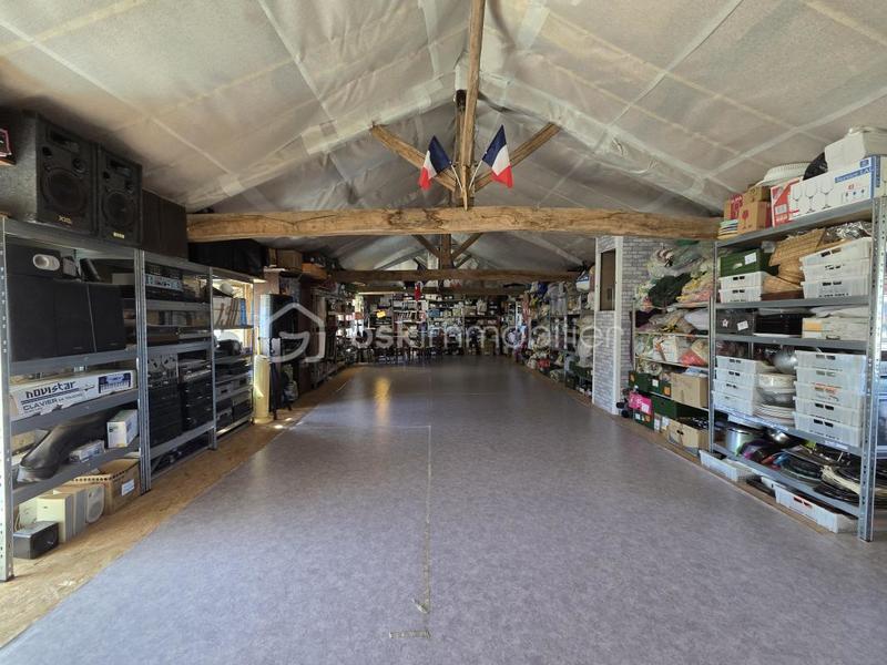 Propriété - 245 m² - 7 pièces