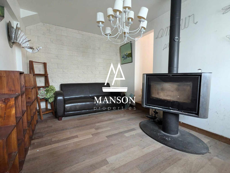 Maison - 206 m² - 8 pièces