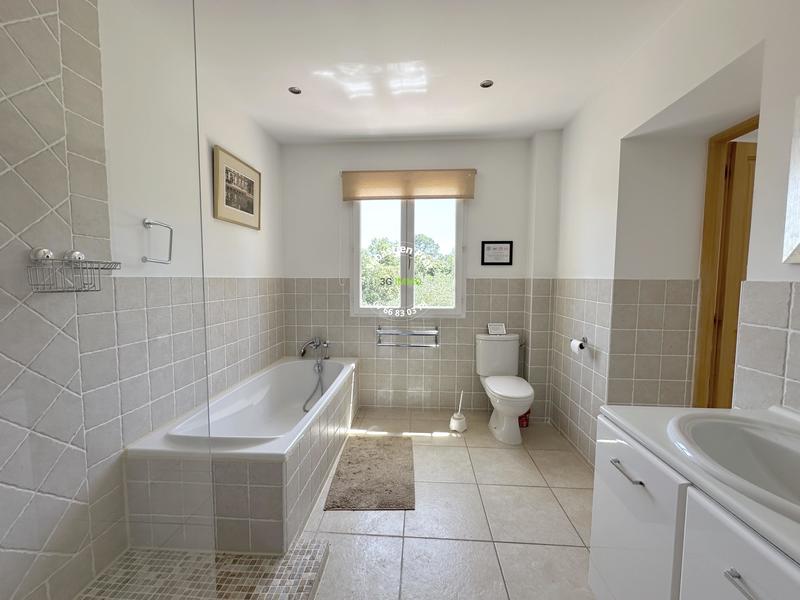 Bastide - 235 m² - 9 pièces