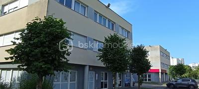 Bureau - 96 m² - 4 pièces