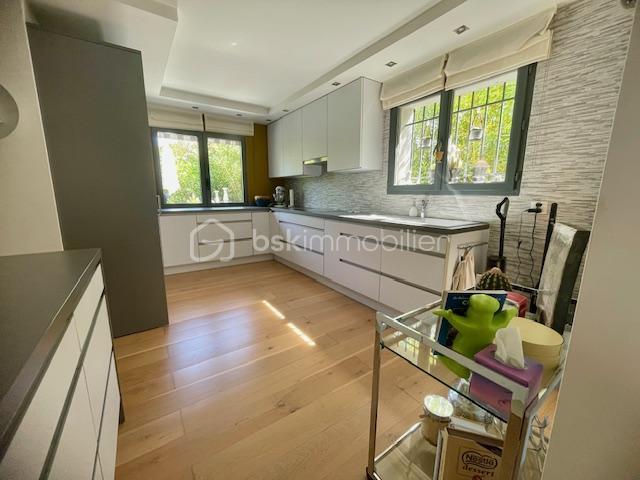 Villa - 185 m² - 6 pièces