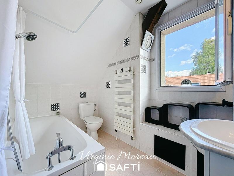 Maison - 96 m² - 6 pièces