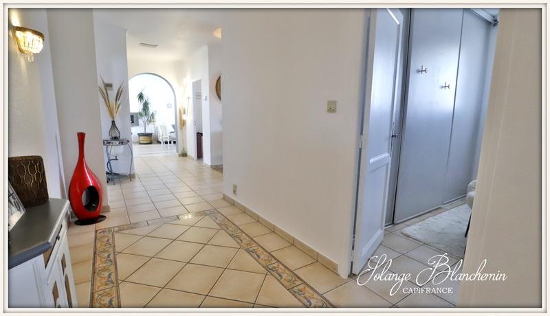 Maison - 250 m² - 9 pièces