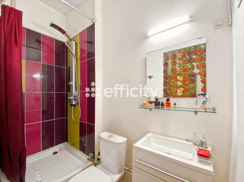 Maison - 250 m² - 9 pièces