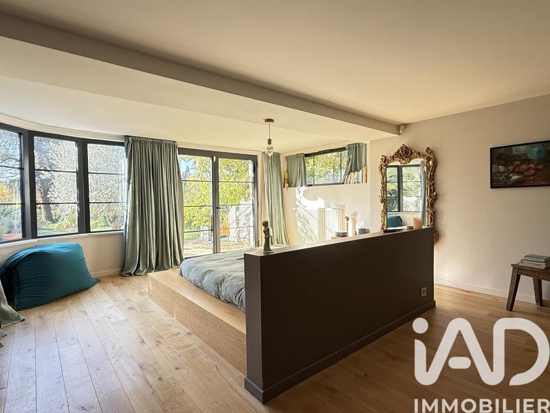 Maison - 210 m² - 6 pièces