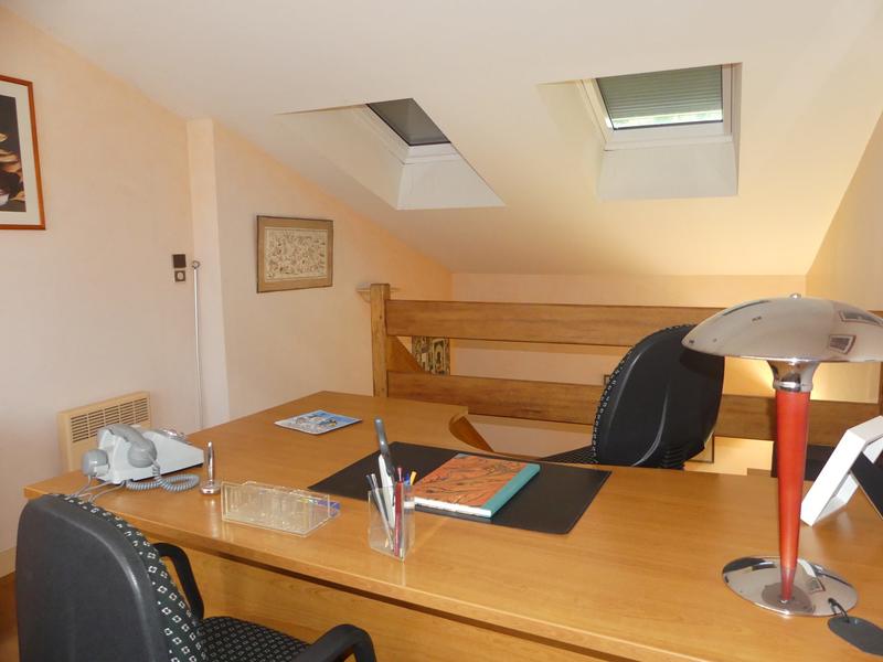 Maison - 220 m² - 9 pièces